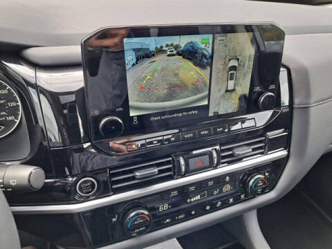 2024 Nissan Pathfinder SL