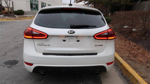 2017 Kia Forte5 SX