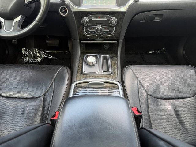 2016 Chrysler 300 C