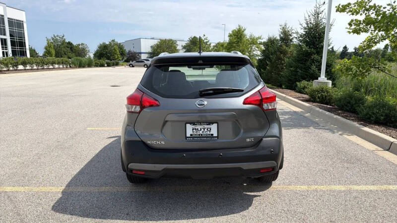 2020 Nissan Kicks SR