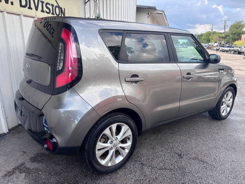 2016 Kia Soul +
