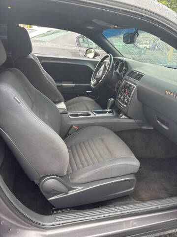 2014 Dodge Challenger R/T Plus