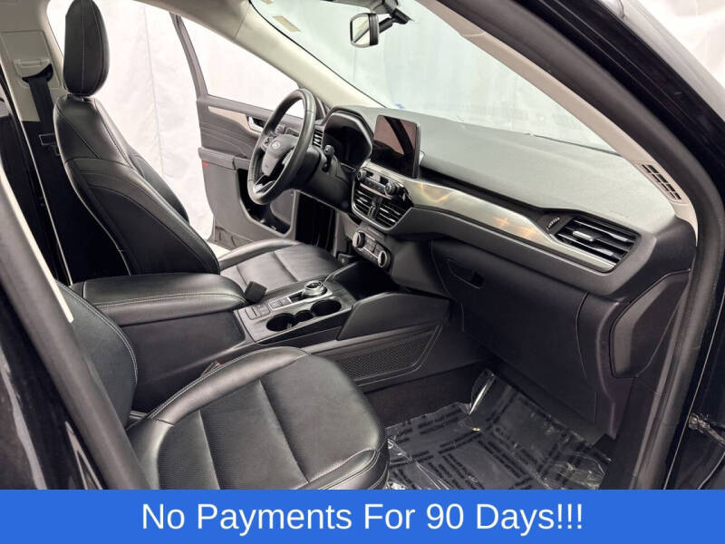 2022 Ford Escape Titanium