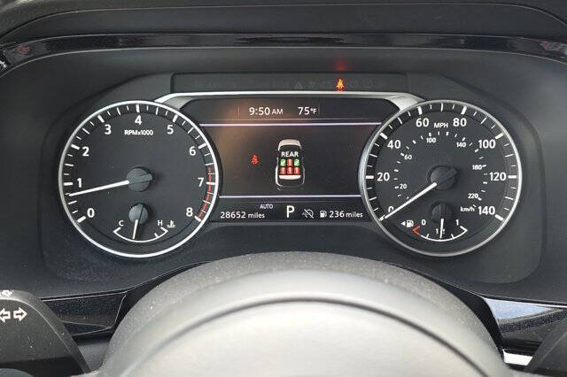 2025 Nissan Pathfinder SV
