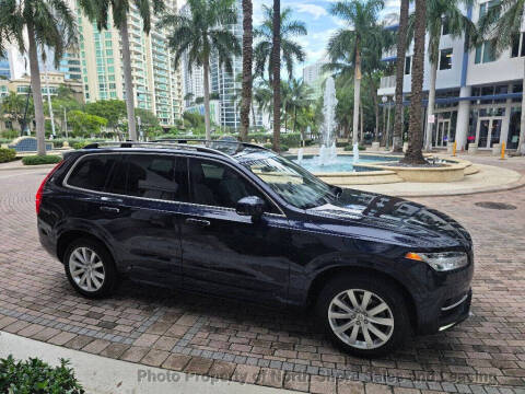 2016 Volvo XC90 T6 Momentum