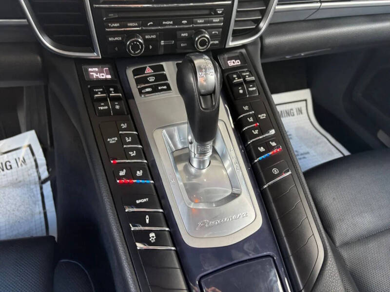 2016 Porsche Panamera