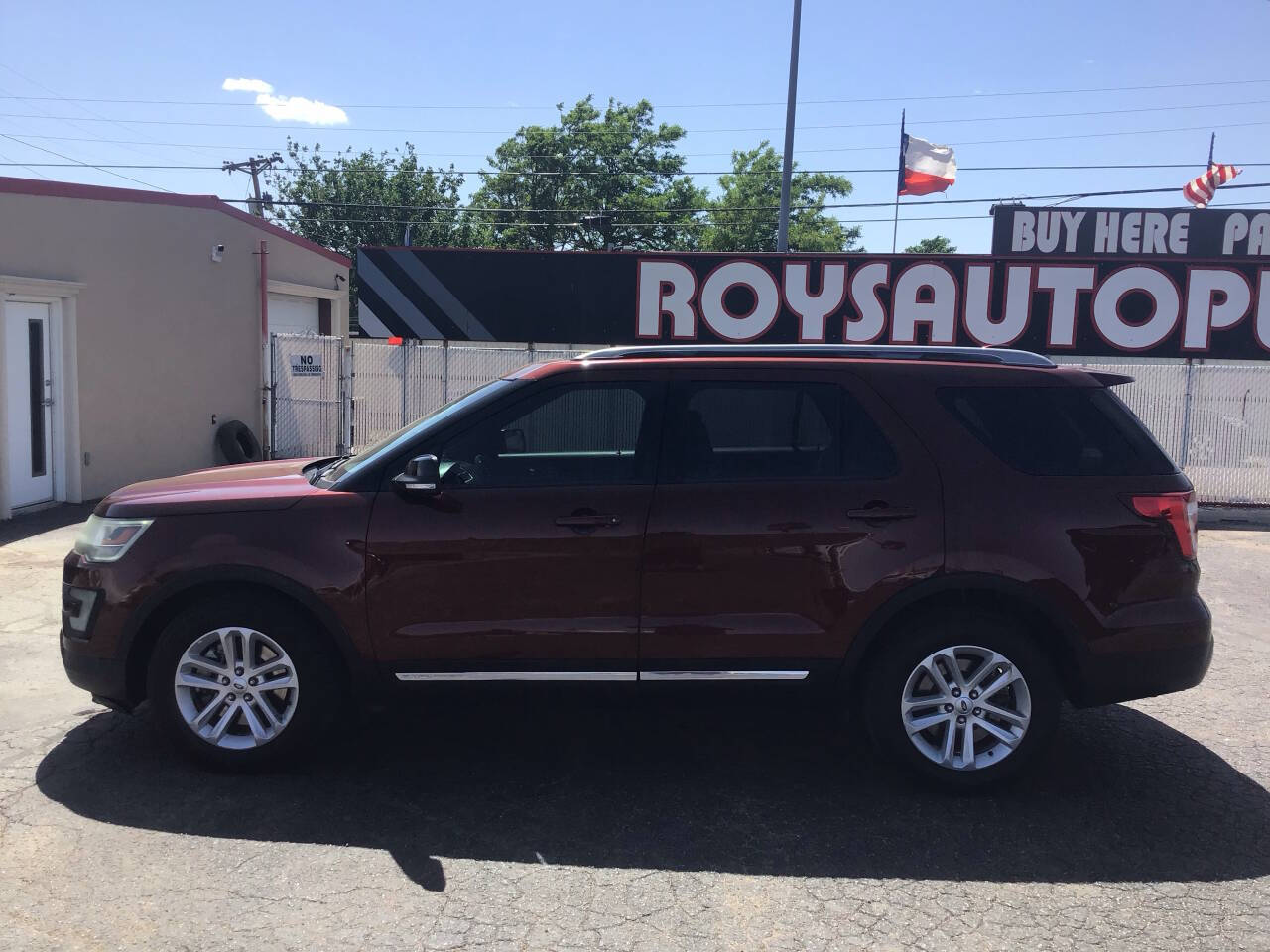 Orange 2016 Ford Explorer XLT XLT 4dr SUV 1