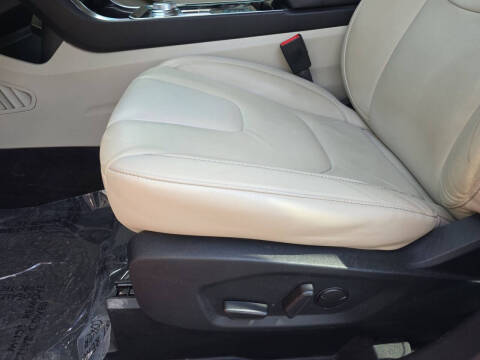2020 Ford Edge Titanium