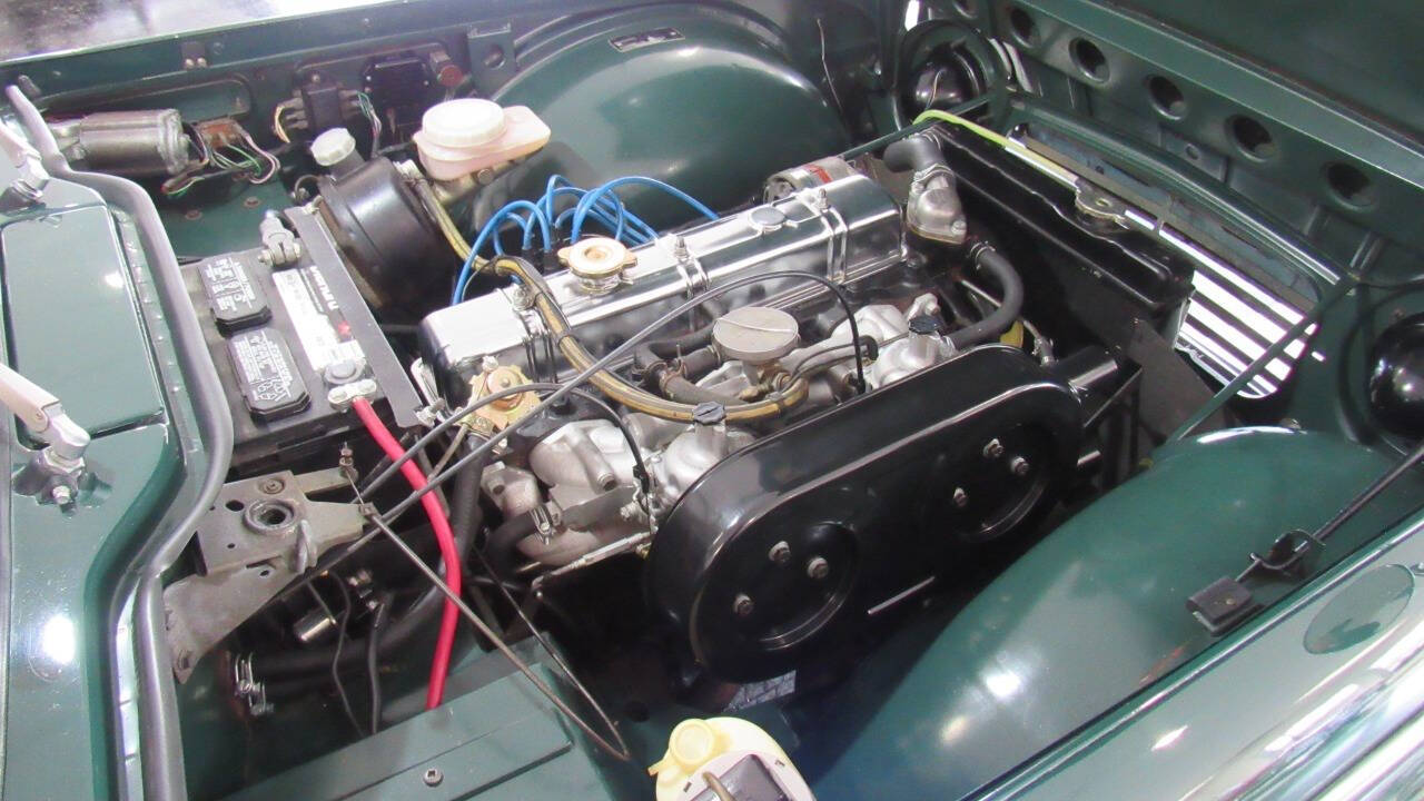 1968 Triumph TR250 36