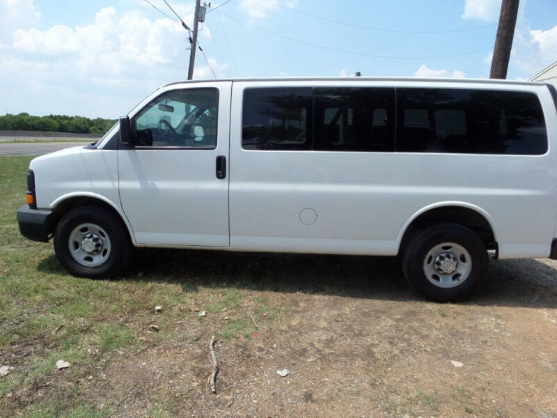 2015 Chevrolet Express Passenger for sale at AUTO FLEET REMARKETING, INC. in Van Alstyne TX