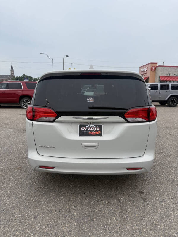 2017 Chrysler Pacifica LX