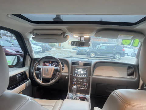 2016 Lincoln Navigator Select