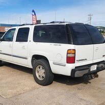 2002 GMC Yukon XL SLE photo 3