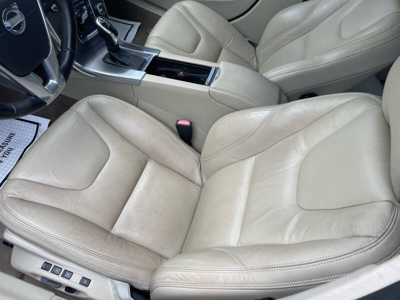 2014 Volvo S60 T5 Premier