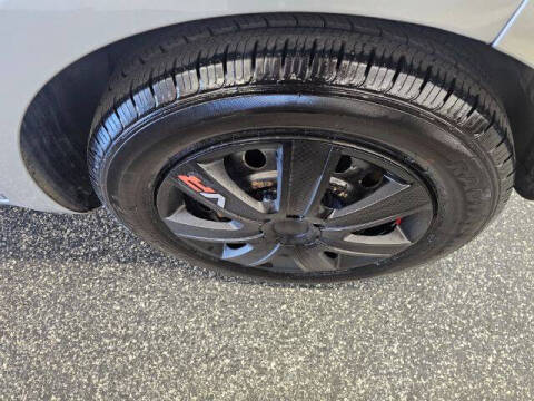 2015 Kia Rio 5-Door LX