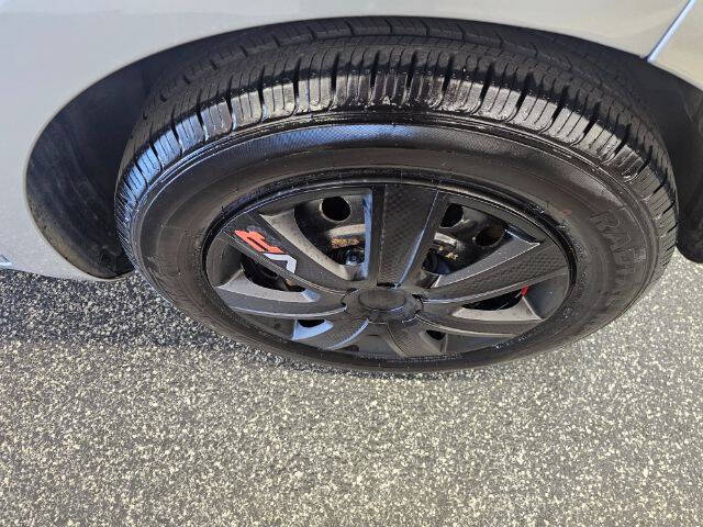 2015 Kia Rio 5-Door LX