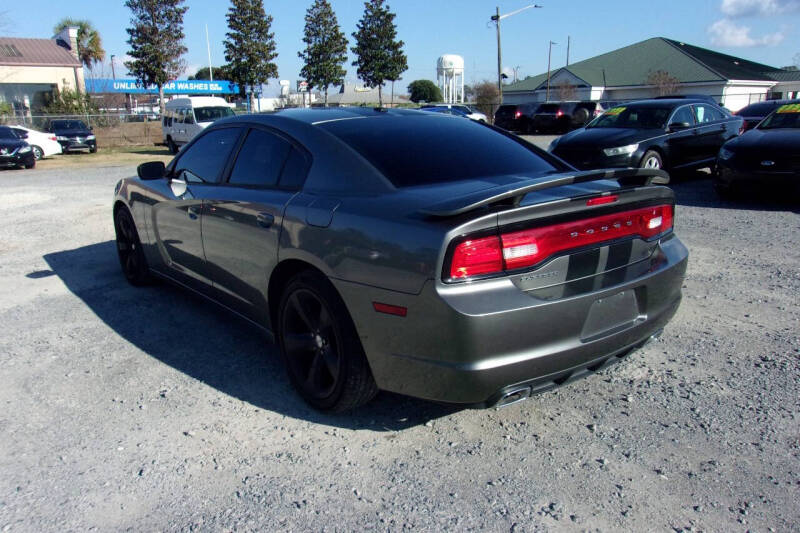 2012 Dodge Charger SXT photo 6