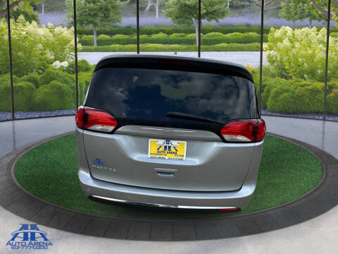 2017 Chrysler Pacifica Touring-L Plus