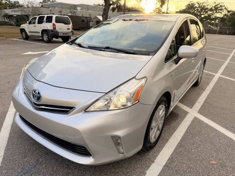 2014 Toyota Prius v Five