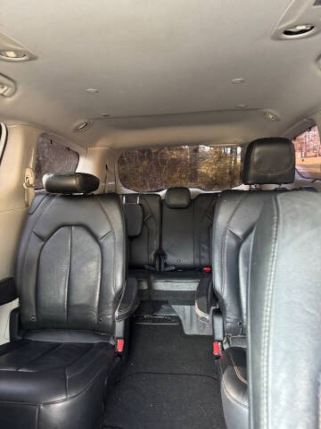 2020 Chrysler Pacifica Touring L