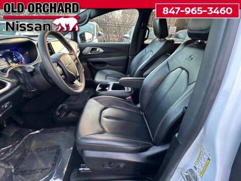 2024 Chrysler Pacifica Plug-In Hybrid Select