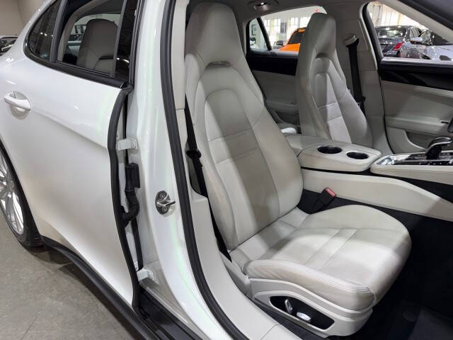 2017 Porsche Panamera