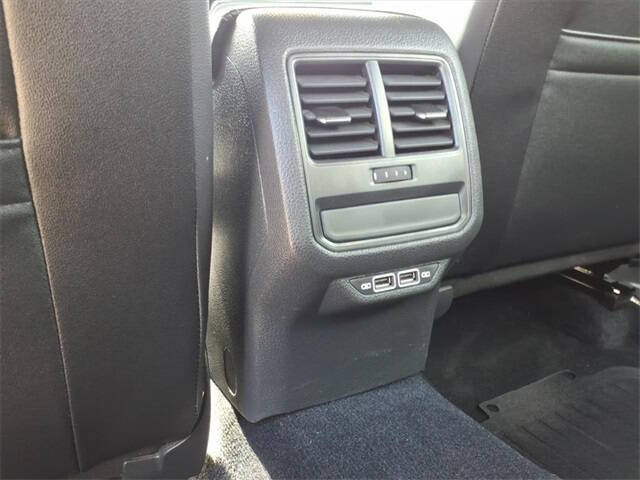 2022 Volkswagen Passat R-Line