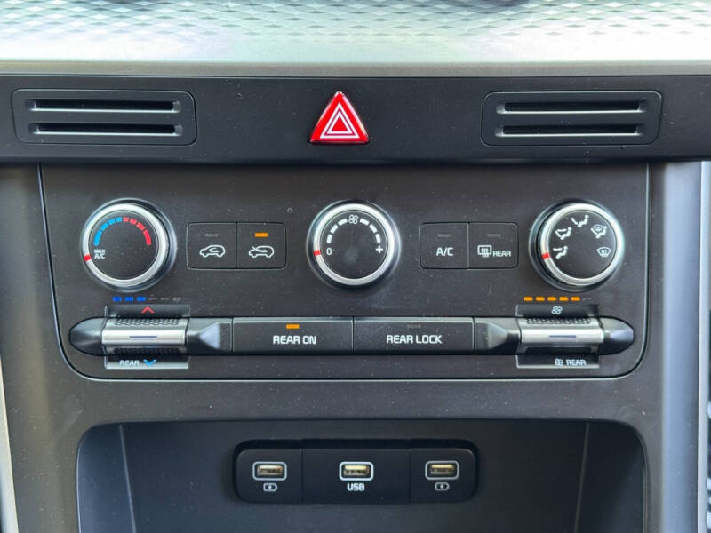 2023 Kia Carnival