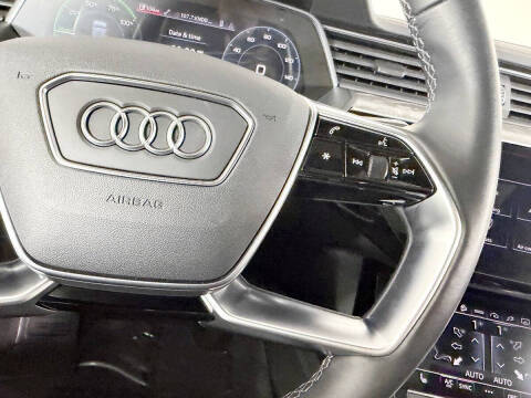 2023 Audi e-tron quattro Premium