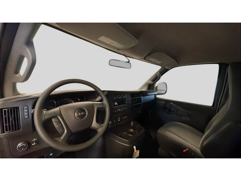 2025 GMC Savana 3500