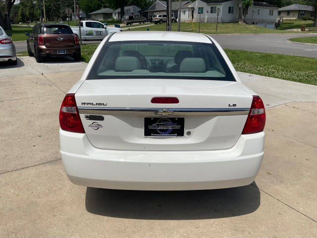 2007 Chevrolet Malibu for sale at Auto Connection in Waterloo, IA