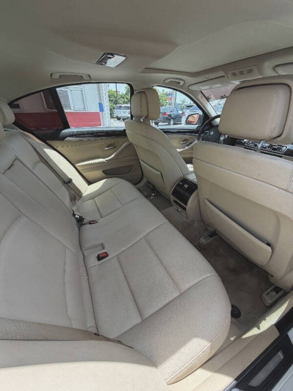 2013 BMW 5 Series 528i