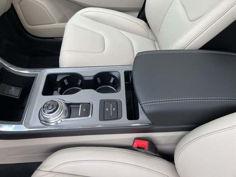 2021 Ford Edge Titanium