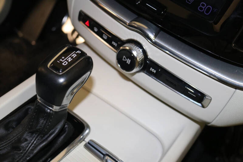 2019 Volvo XC60 T5 Momentum