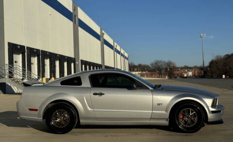 2005 Ford Mustang GT Premium