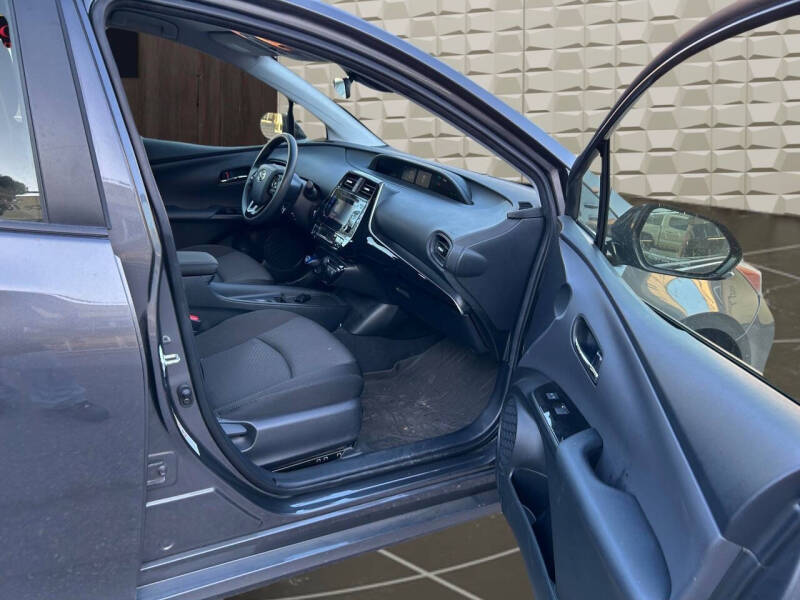 2019 Toyota Prius LE