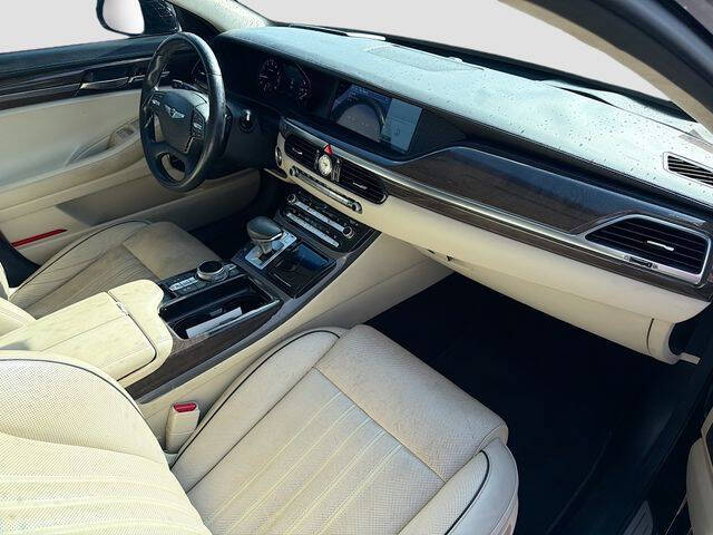 2017 Genesis G90