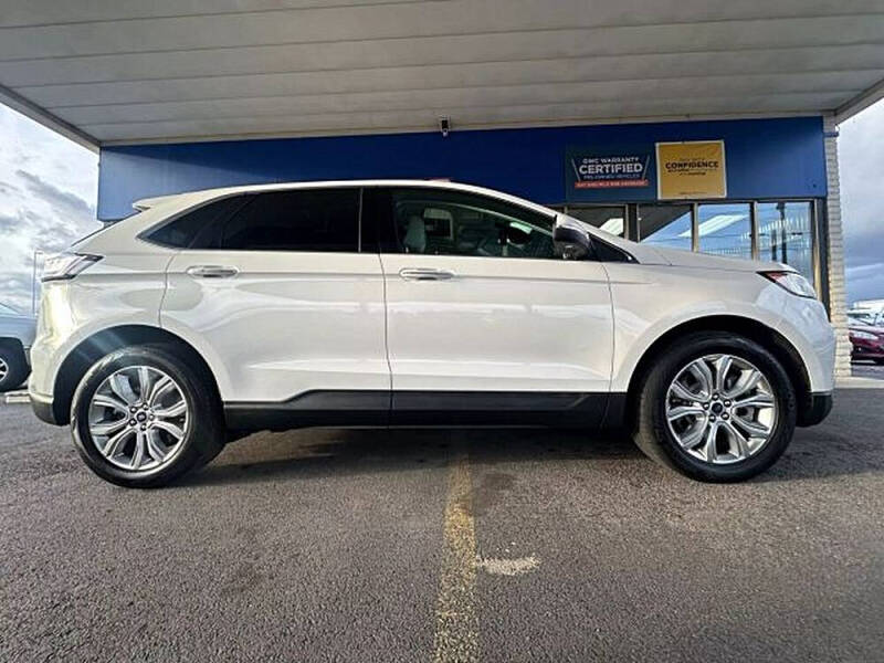 2021 Ford Edge Titanium