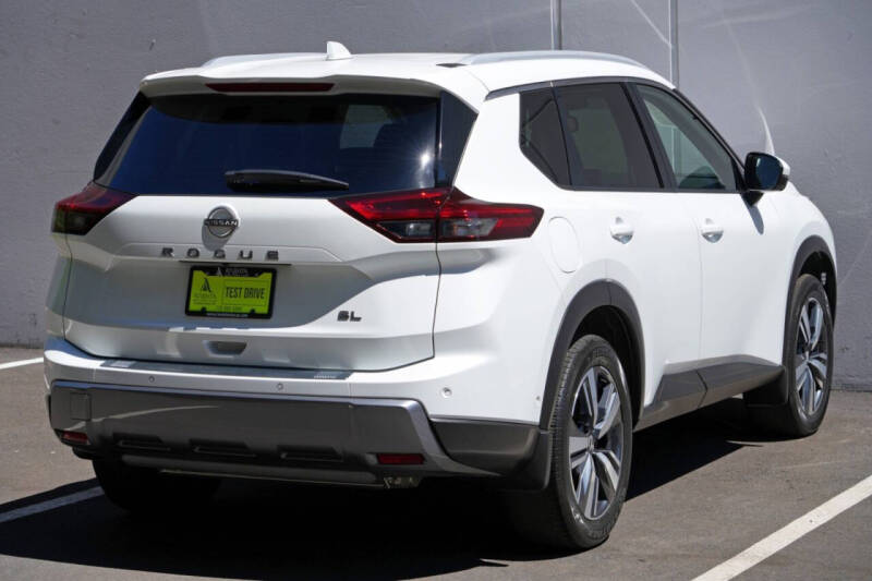 2024 Nissan Rogue SL