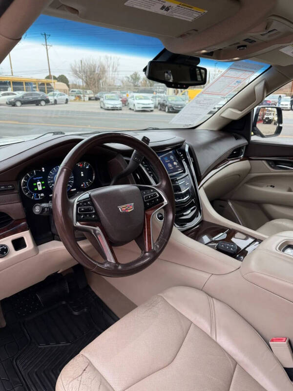 2016 Cadillac Escalade Luxury Collection