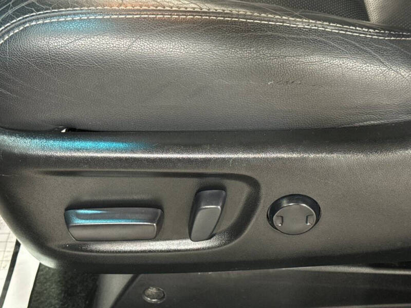 2017 Toyota Sienna SE Premium 8-Passenger