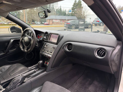 2013 Nissan GT-R Premium