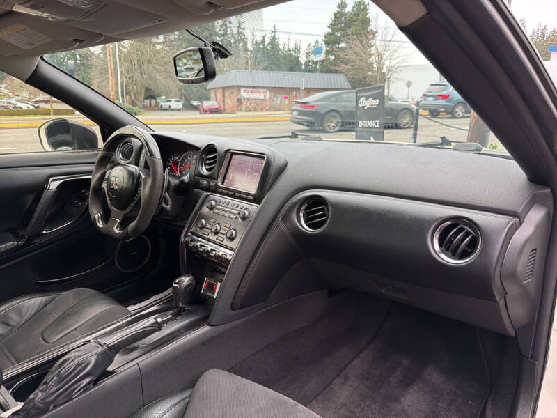 2013 Nissan GT-R Premium