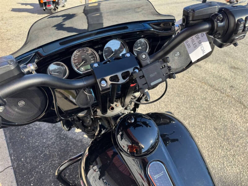 2020 Harley-Davidson FLHXS -