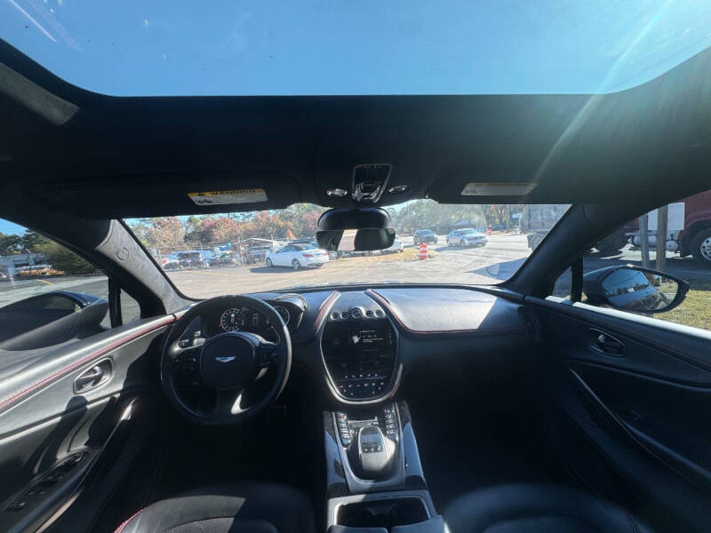 2021 Aston Martin DBX