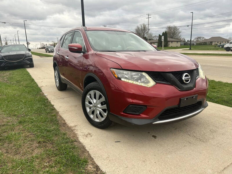 Used 2015 Nissan Rogue S with VIN KNMAT2MV4FP586179 for sale in Oak Creek, WI