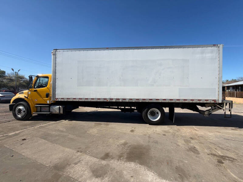 2019 Freightliner M2 106