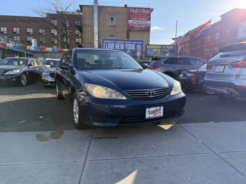 2005 Toyota Camry LE V6