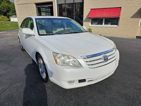 2006 Toyota Avalon for sale at I-Deal Cars LLC in York PA