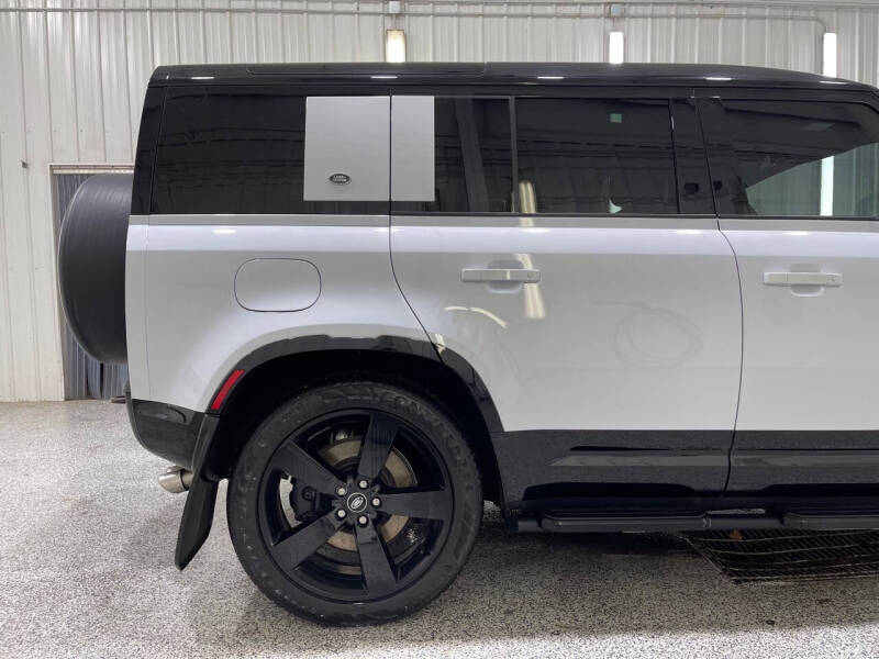 2022 Land Rover Defender 110 V8